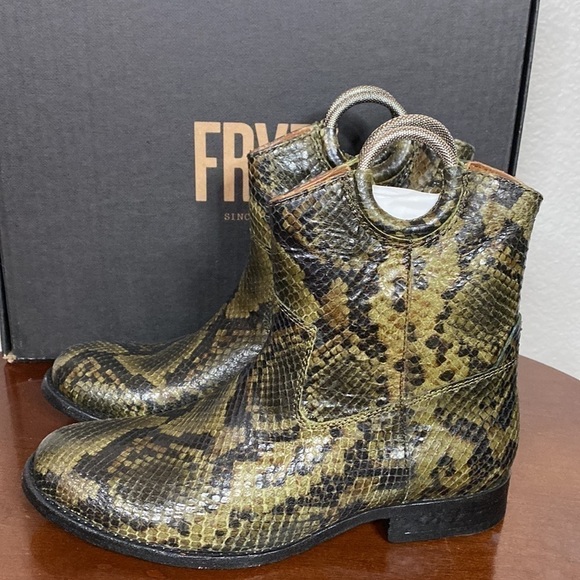 Frye Snake-Embossed Animal Print Melissa Leather Ankle Western Bootie Size 5.5 - Picture 7 of 12